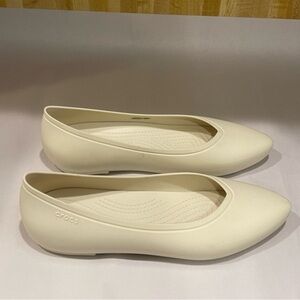 Crocs BROOKLYN POINTED FLAT Cassis